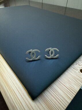 Silver Vintage C Earrings - Elegant - Silver Studs - Unisex